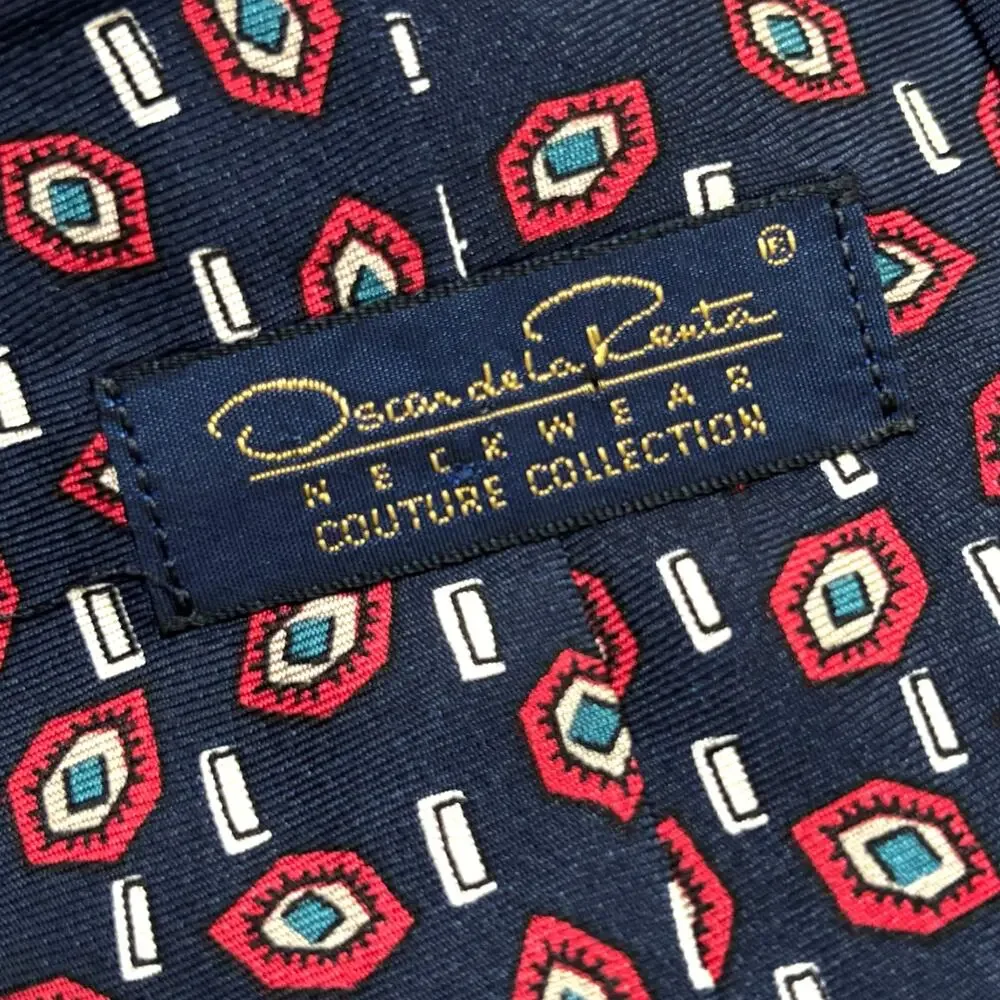 Oscar de la Renta all silk men's neck tie navy blue & red geometric pattern